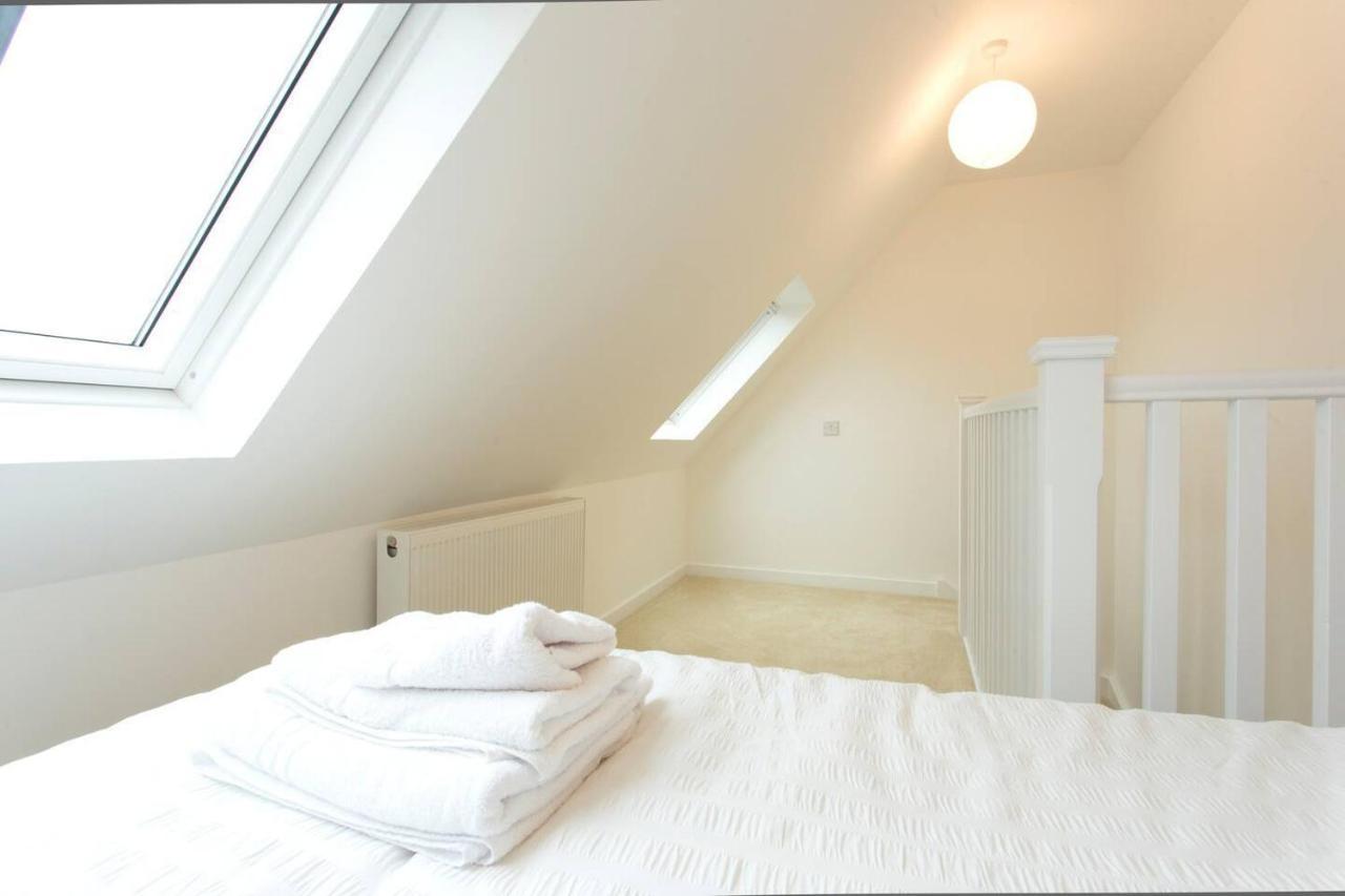 Remarkable 2-Bed Apartment In Culross Exterior photo