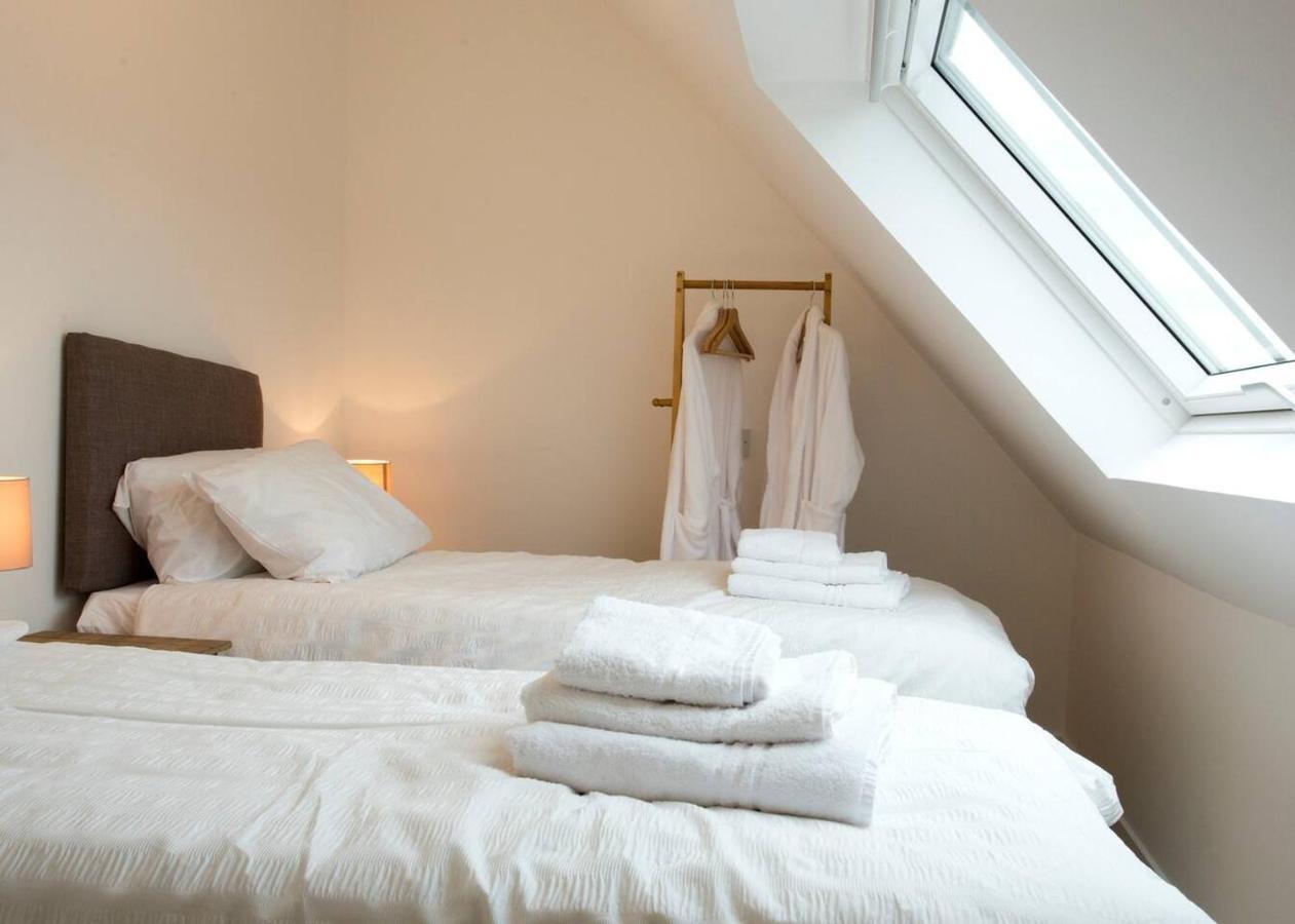 Remarkable 2-Bed Apartment In Culross Exterior photo
