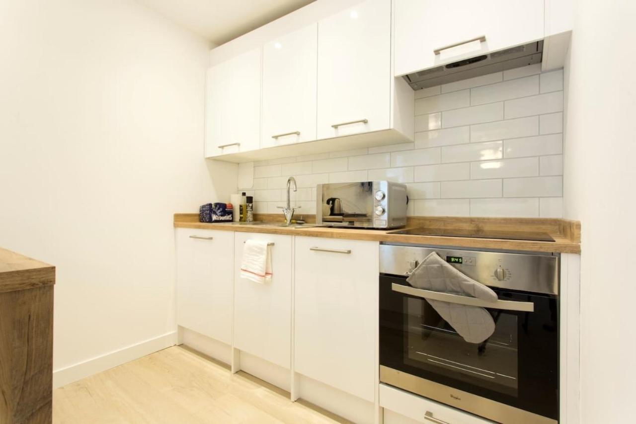 Remarkable 2-Bed Apartment In Culross Exterior photo